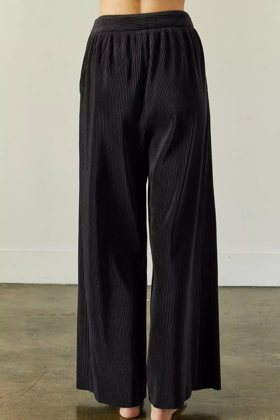 Bottoms * | Crescent Bonnie Velvet Pants