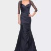 Dresses * | La Femme Mermaid Satin Pleated Gown With Illusion Beaded Sleeves Navy